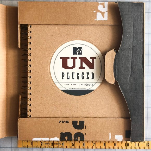 "MTV Unplugged" Spiral bound guitar body shaped book. 1st Edition & Numbered NEW - Picture 3 of 7